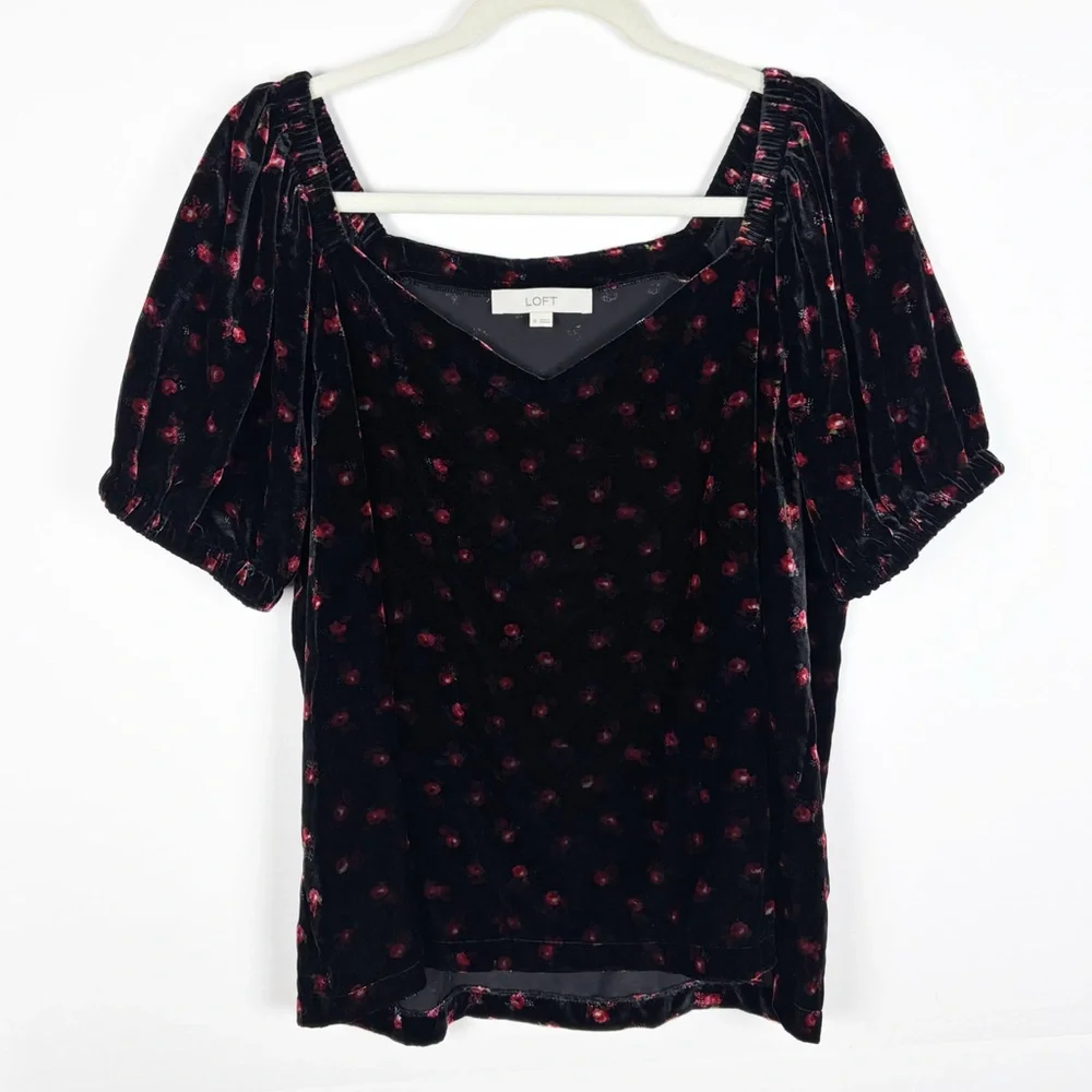 Loft Top Size XL Black Velvet Red Floral Puff Sleeve Sweetheart Neck Feminine